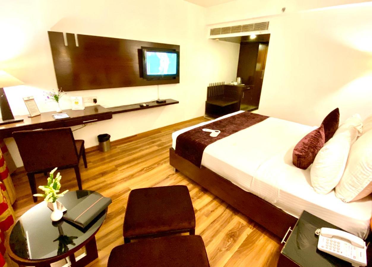 Gis Select Banjara Hill Hotel Hyderabad Ngoại thất bức ảnh
