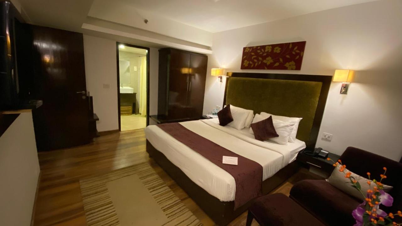 Gis Select Banjara Hill Hotel Hyderabad Ngoại thất bức ảnh