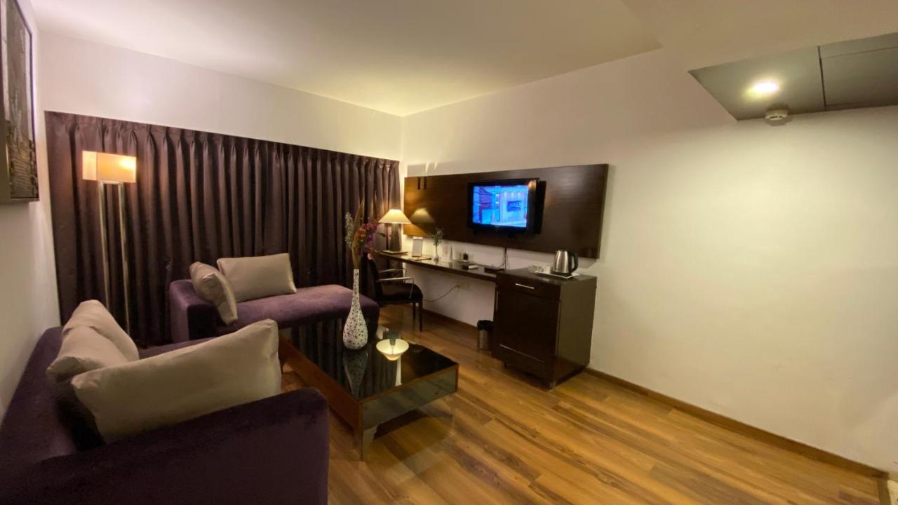 Gis Select Banjara Hill Hotel Hyderabad Ngoại thất bức ảnh